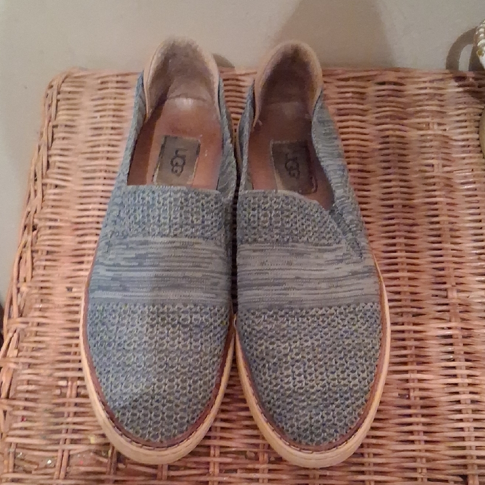 UGG Denim Blue Textuted Slip On Loafers Size 9